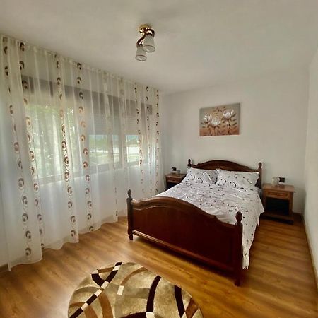 Apartamento Apartament Sunshine Orşova Exterior foto