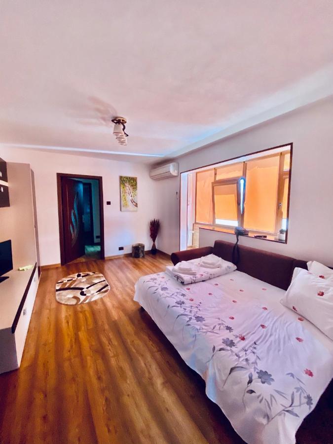 Apartamento Apartament Sunshine Orşova Exterior foto